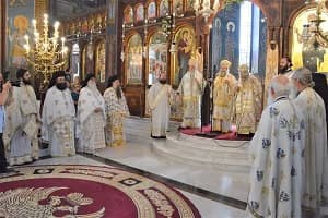 Αρχιερατική Συγχοροστασία και Συλλείτουργο στην Έδεσσα επί τη Μνήμη των Αγίων Αναργύρων