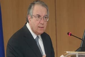 Γιώργος Μπαμπινιώτης: Ο καθηγητής γλωσσολογίας εξηγεί γιατί Έλληνες και Ρωμιοί δεν είναι αντίθετες έννοιες