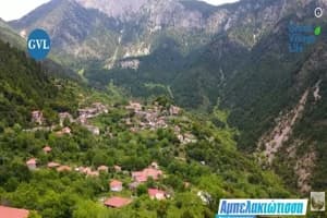 Έφυγε στα 14 και Έχτιζε ως τα 69 | Ο 93χρονος Μάστορας της Πέτρας