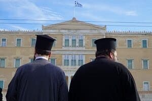Ο Άγιος Νικόλαος Βελιμίροβιτς για το ράσο των κληρικών