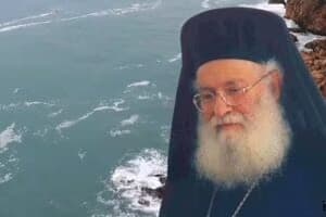 π. Αθανάσιος Μυτιληναίος: Είναι απαραίτητη η εξομολόγηση πριν από κάθε Θεία Κοινωνία;