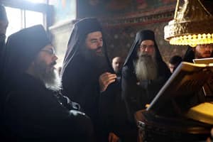 Δευτέρα μετά την Πεντηκοστήν – Του Αγίου Πνεύματος: Απολυτίκιον Πεντηκοστής, Eυλογητός ει, Χριστέ ο Θεός ημών, Ήχος πλ. Δ΄ – Δοξαστικόν Αίνων εορτής, Γλώσσαι ποτέ, μέλος Χ. Χαρτοφύλακος, Ήχος πλ. Δ΄