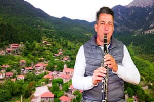 Ο Κλαρινίστας που Έγινε Πρόεδρος για το Χωριό του | Πάνος Κοτρώτσος