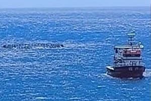 Tinos: Reports by residents of Turkish fishing vessels 200 meters from the shore (video)