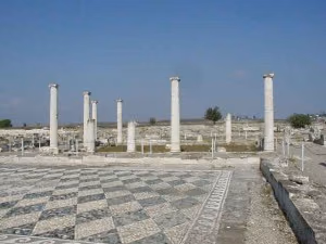 Pella_House_atrium