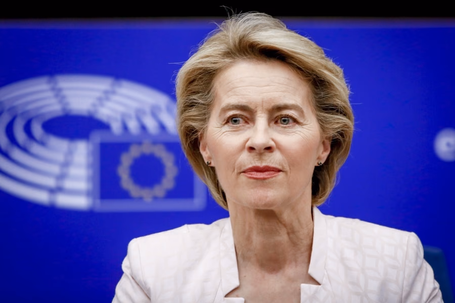 Pfizergate: Στο εδώλιο η Von der Leyen για τις ένοχες συμβάσεις για τα εμβόλια - Tι λέει για τα SMS με Bourla